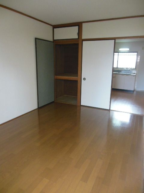 その他部屋・スペース　★洋室にも収納あります★