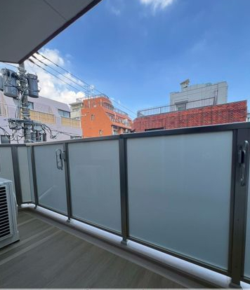 バルコニー　外からの目が気にならないバルコニーで洗濯物が干せます
