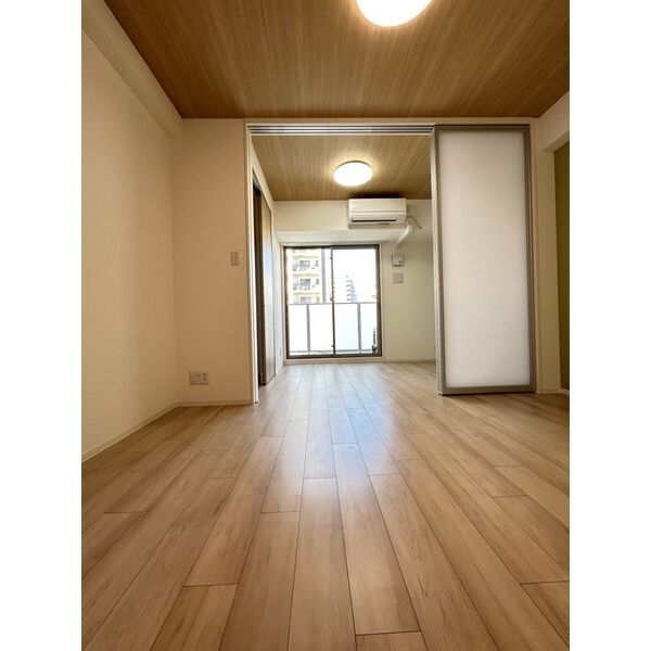 ブランシエスタ金山北の居間写真