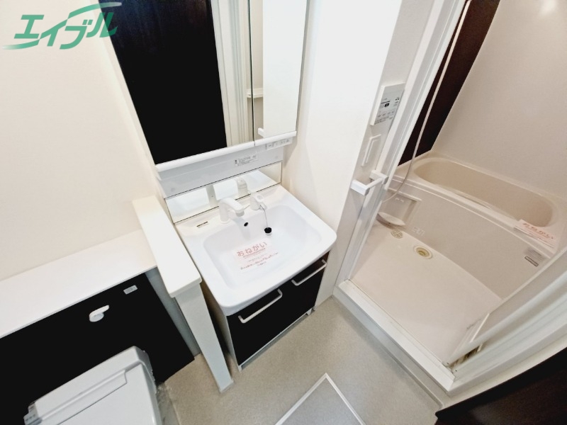 洗面設備　同タイプの部屋写真です