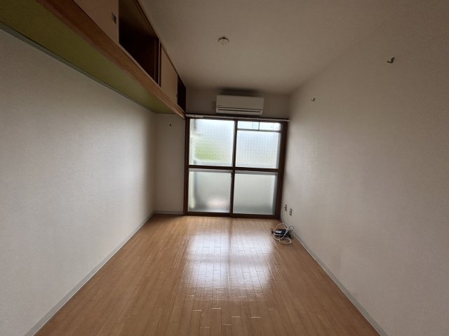 サンハイツ白鳩P 1の居間写真