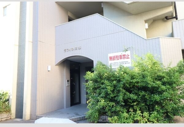 地下鉄東山線 中村日赤駅 徒歩9分 6階建 築27年の外観写真