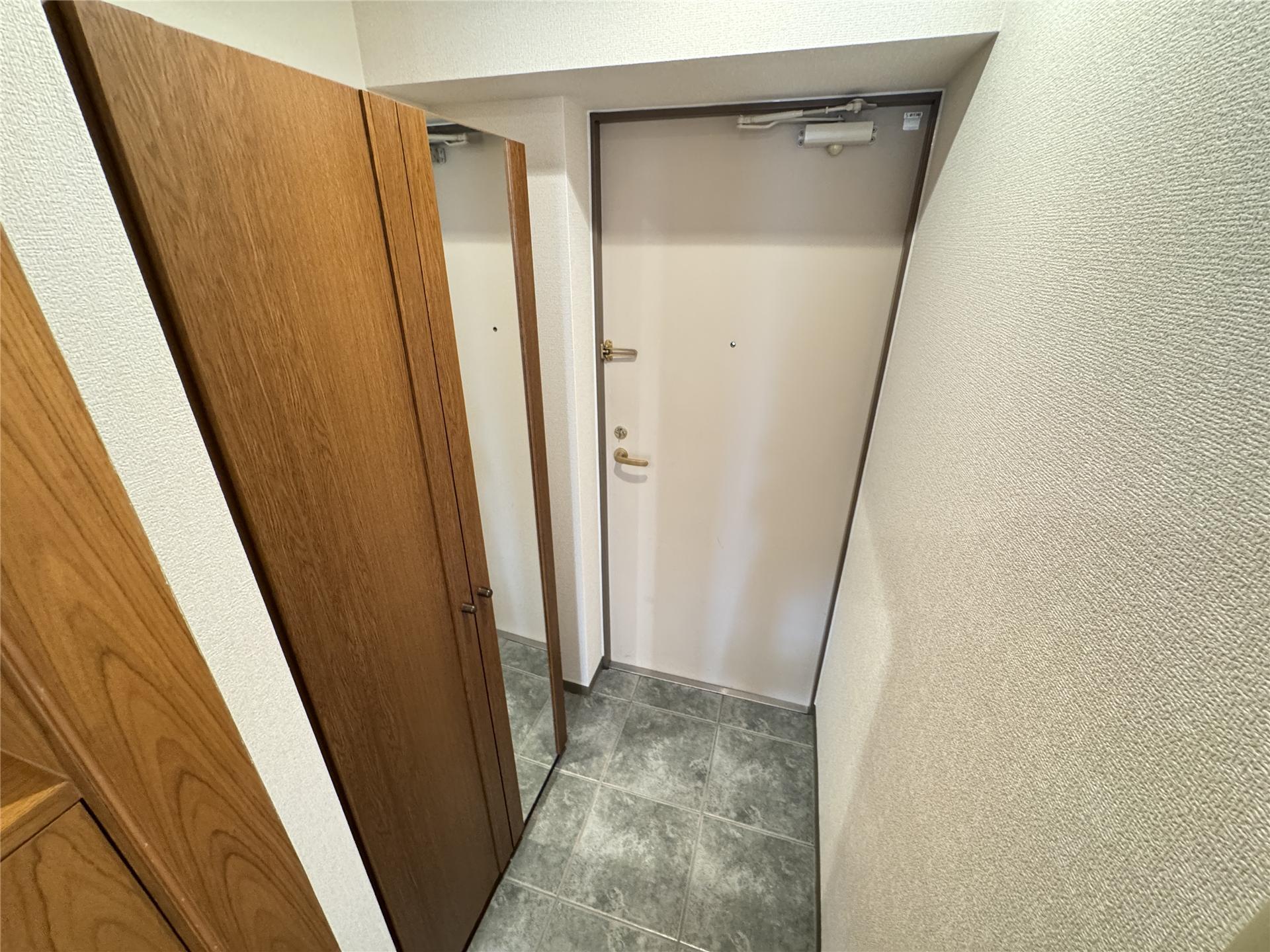 グランディオス白鳥の玄関写真