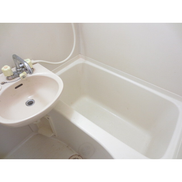 バス・シャワールーム　※写真は他のお部屋のものです。