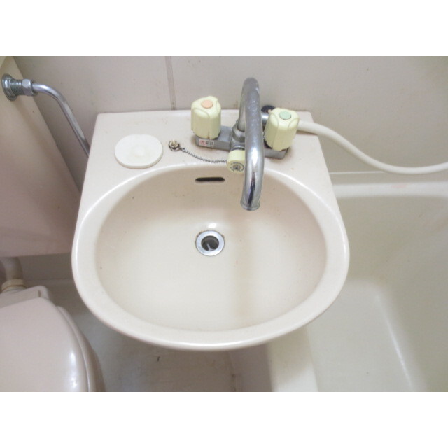 洗面設備　※写真は他のお部屋のものです。