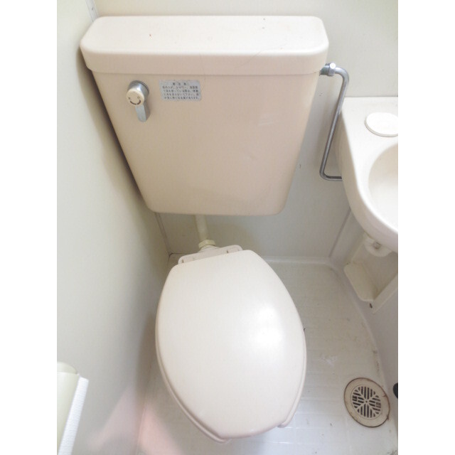 トイレ　※写真は他のお部屋のものです。