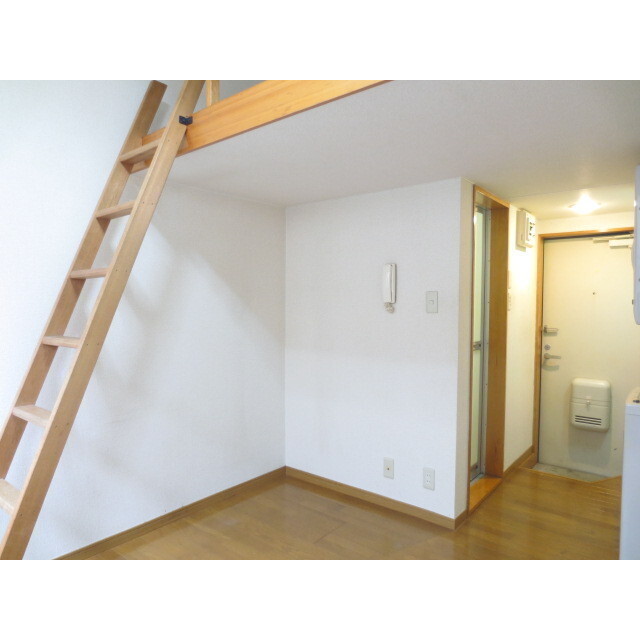 居室・リビング　※写真は他のお部屋のものです。