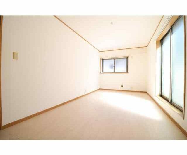 居室・リビング　開放感のあるゆったりとしたお部屋です♪