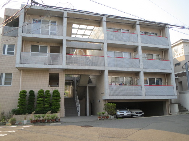 建物外観　落ち着いた雰囲気の外観です