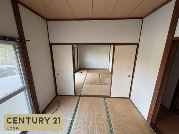棚井貸家の居間写真