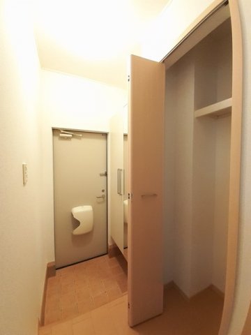 玄関　シンプルで使いやすい玄関です