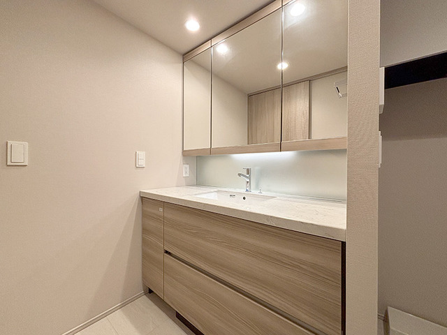 洗面設備　※写真は同タイプ住戸です。
