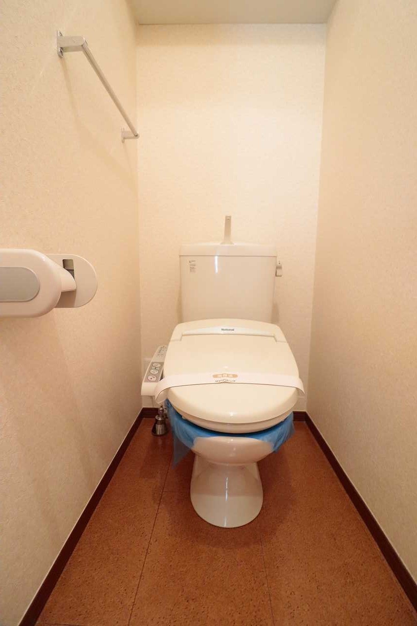 トイレ　※同物件の別タイプ内装写真