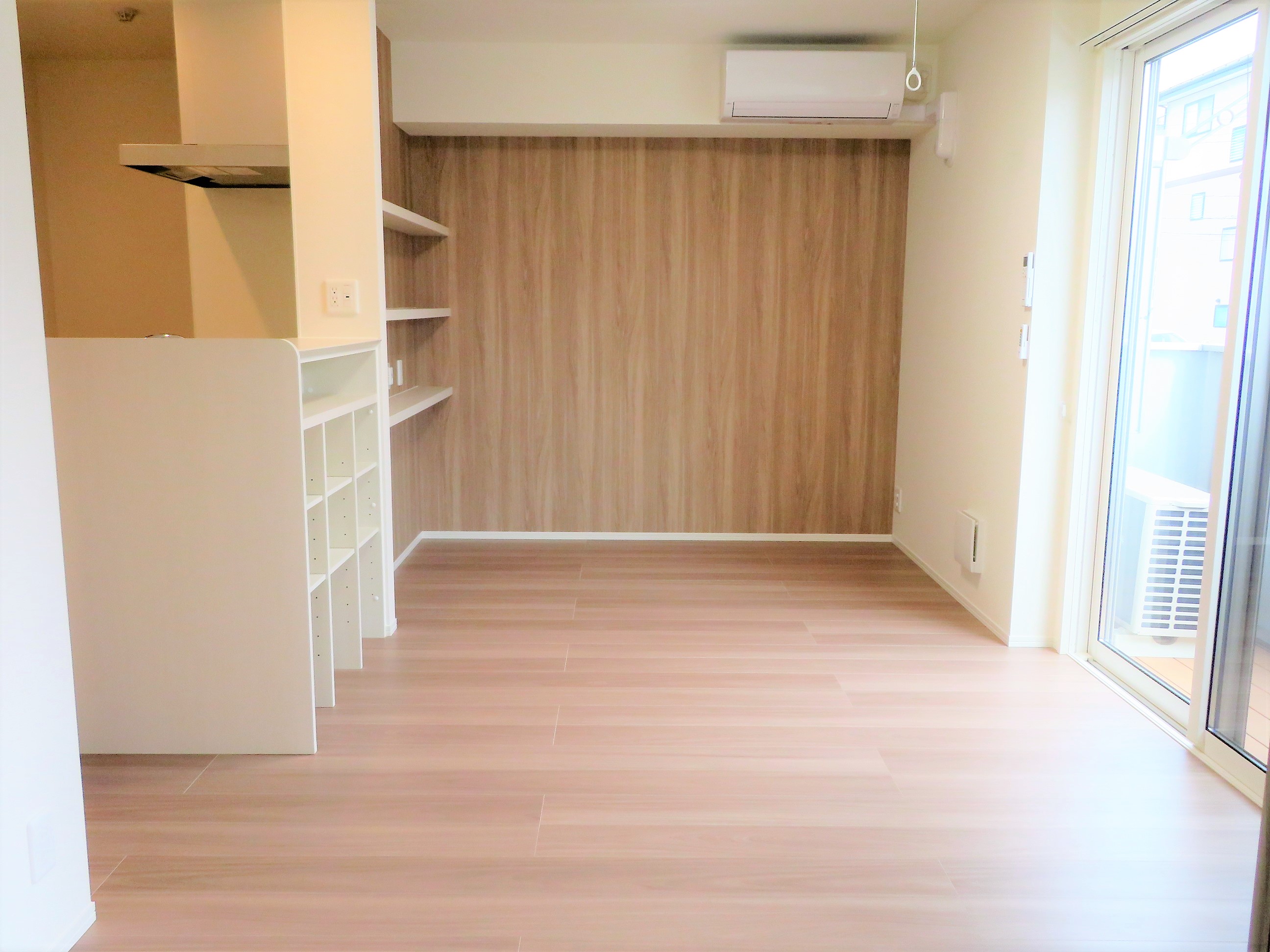 居室・リビング　約12帖の南面リビングです。日当たり良好です！