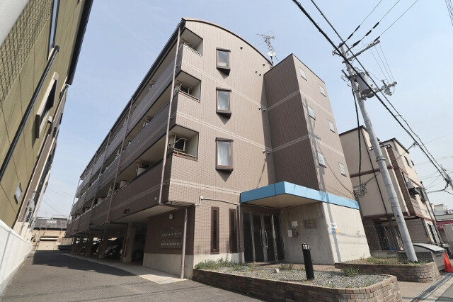 大阪市生野区巽西のマンションの建物外観