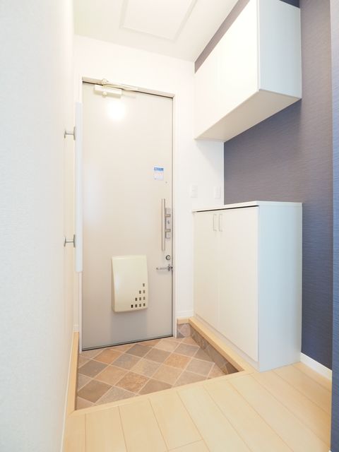 玄関　シューズボックスを設けた玄関ホール