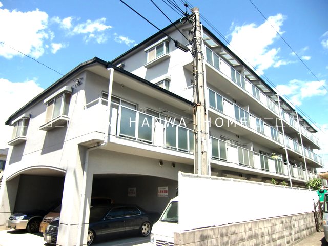 八尾市小阪合町のマンションの建物外観