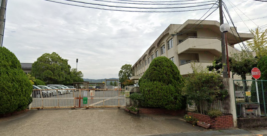 小学校　精華町立精北小学校（小学校）まで985m