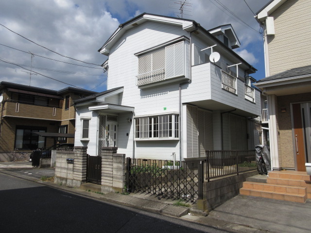 六軒町戸建の建物外観