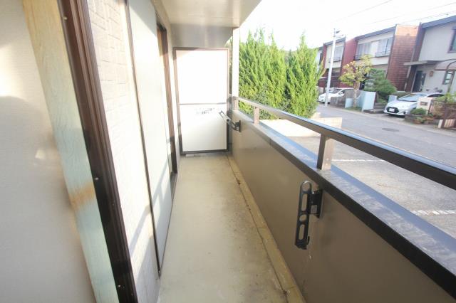 バルコニー　日当たりが良いです。