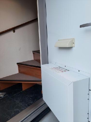 玄関　宅配ボックス設置有