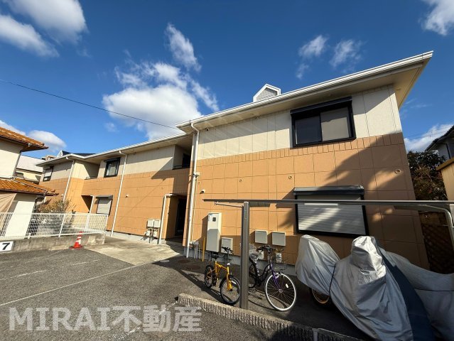 富田林市加太のマンションの建物外観