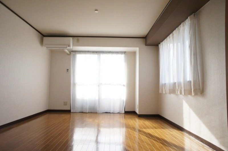 居室・リビング　図面と現状に相違がある場合には現状を優先