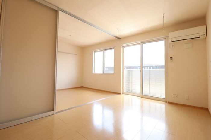 居室・リビング　リビング全景