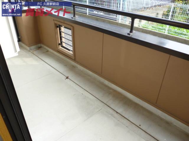 バルコニー　日当りのいいベランダ
