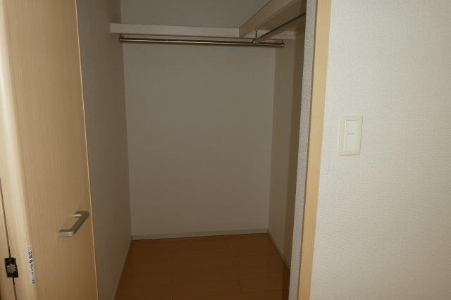 収納　ウォークインクローゼット