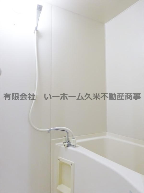 バス・シャワールーム　落ち着いた空間のお風呂です