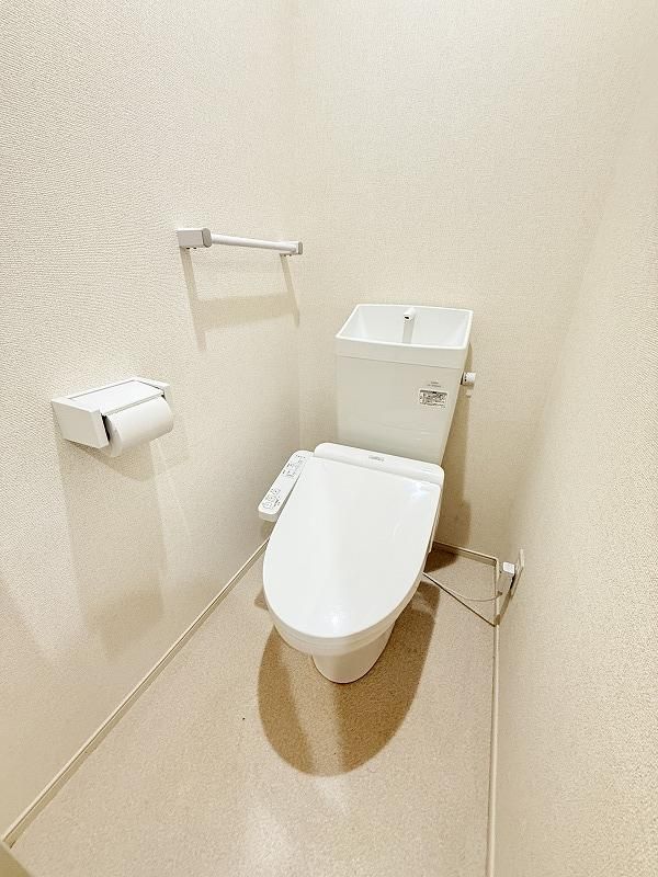 トイレ　嬉しい温水洗浄便座付き♪