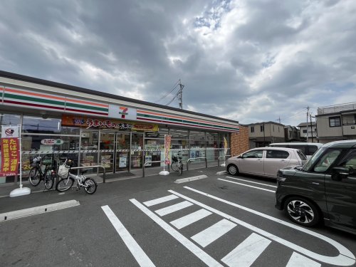 コンビニ　セブンイレブン 東大阪花園本町1丁目店（コンビニ）まで275m