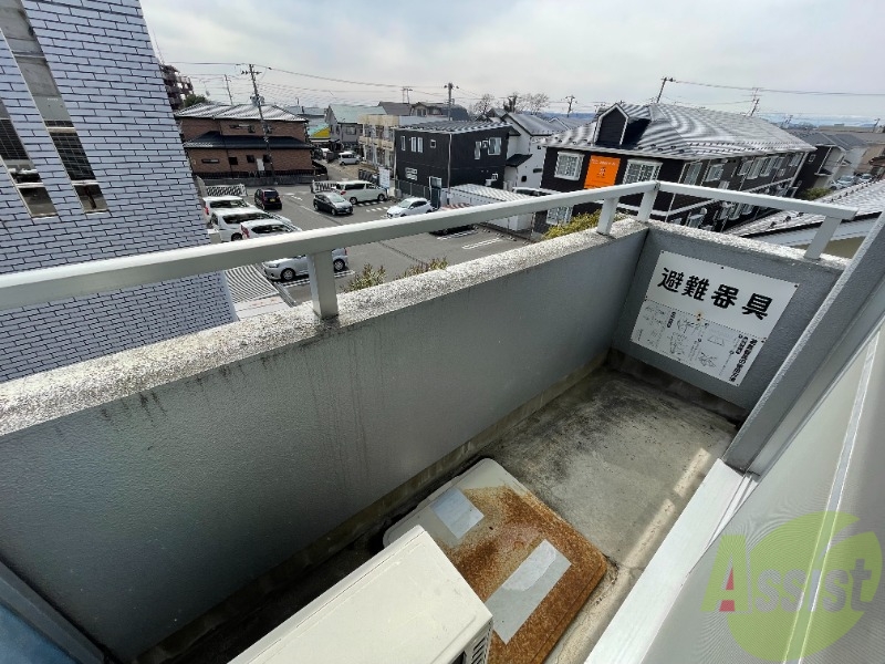 バルコニー　バルコニーは幅もしっかりあって洗濯物がはかどりそうですね。