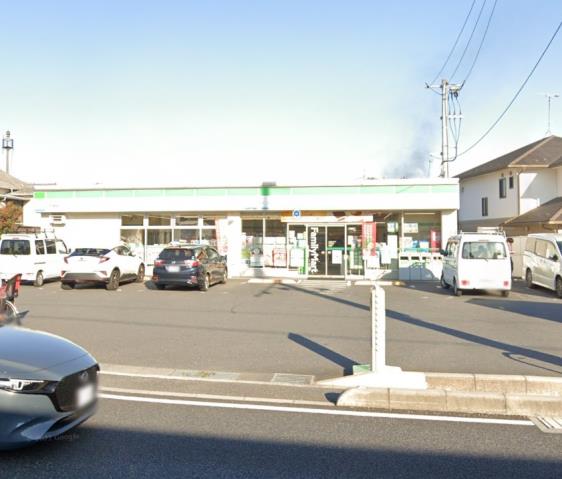 コンビニ　ファミリーマート（コンビニ）まで1043m