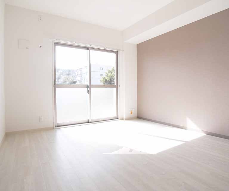 居室・リビング　ピッカピカのお部屋ですよ。