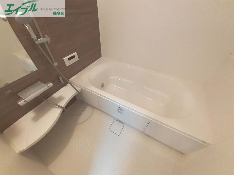 バス・シャワールーム　同物件別部屋のお写真です。