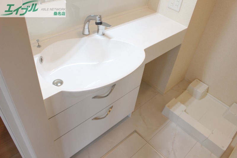 洗面設備　同物件別部屋のお写真です。