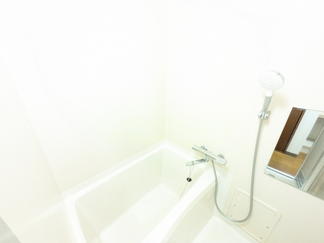 バス・シャワールーム　ゆったりとお寛ぎいただけるバスルームです。