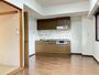 居室・リビング　同物件別部屋です