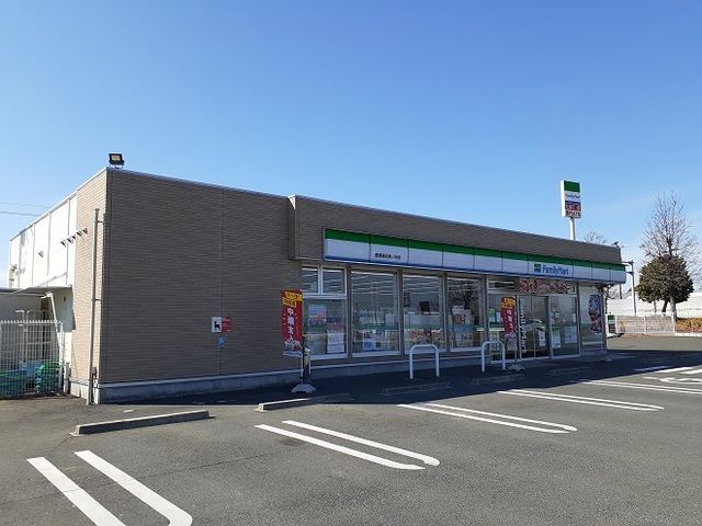コンビニ　ファミリーマート（コンビニ）まで500m