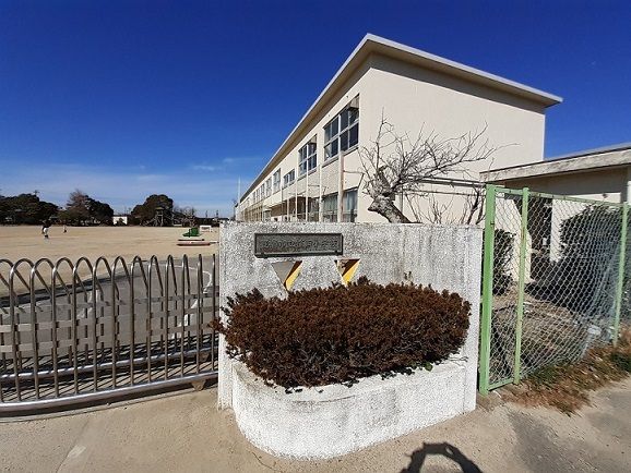 小学校　植田小学校（小学校）まで800m