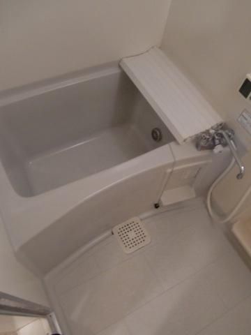 バス・シャワールーム　キレイなバスルーム。