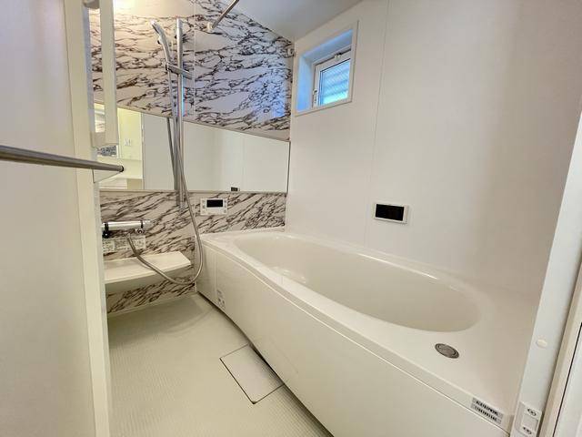 バス・シャワールーム　バスルームは広めにとってます