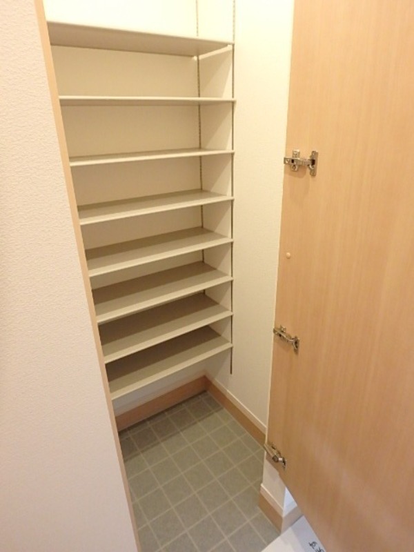 玄関　図面と現状に相違がある場合には現状を優先