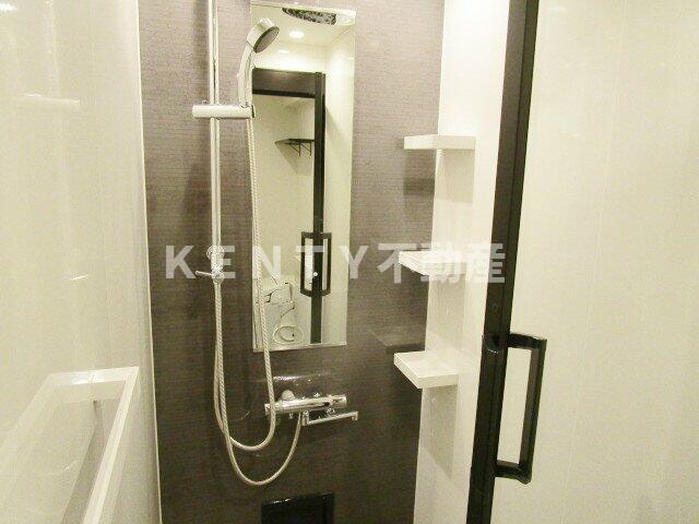 バス・シャワールーム　コンパクトで使いやすいシャワールームです