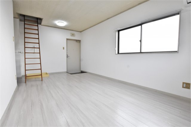 居室・リビング　同物件、別号室の参考写真です。