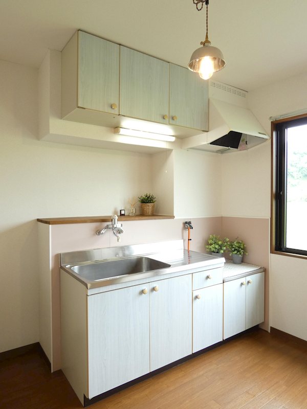 キッチン　※写真内の備品は設備に含まれません。