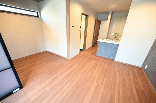 居室・リビング　同物件別部屋写真