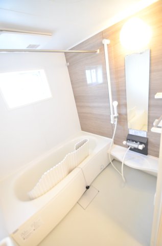 バス・シャワールーム　※同号室別部屋参考写真になります。